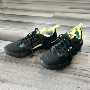 Vans Ultrarange Exo Athletic Sneaker Tennis Shoe in Black/Gray/Neon Yellow Combo